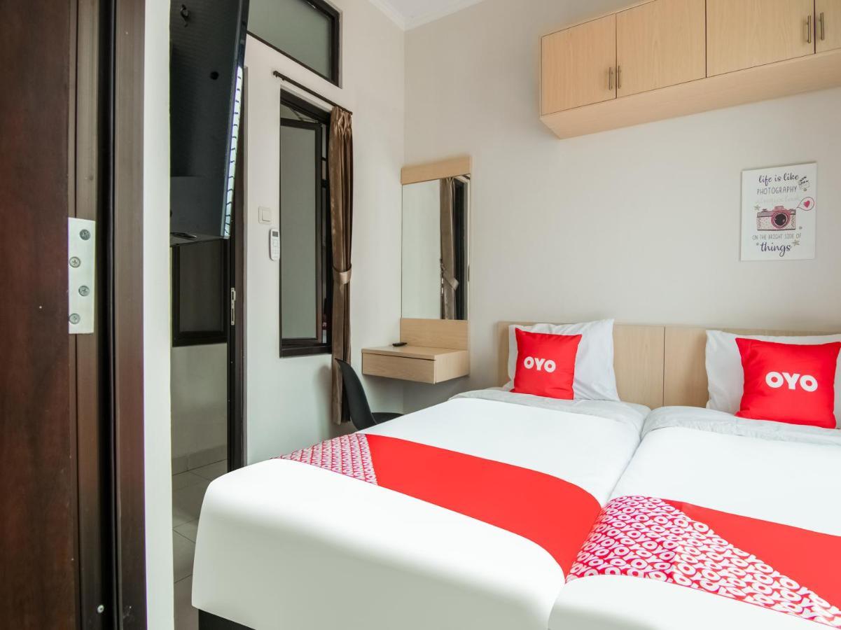 Oyo 3824 Columbus Residence J1 Telukjambe Ngoại thất bức ảnh