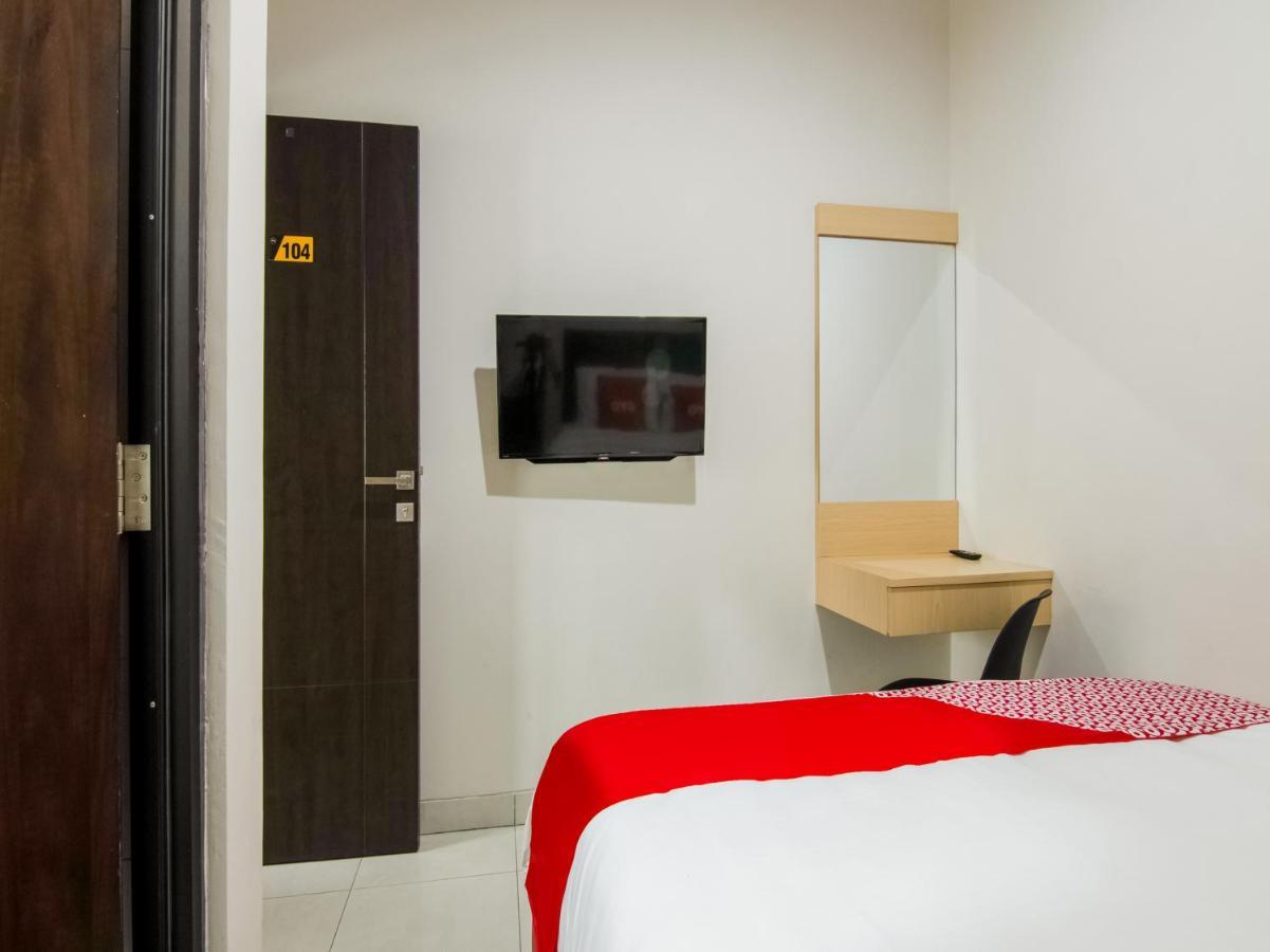 Oyo 3824 Columbus Residence J1 Telukjambe Ngoại thất bức ảnh